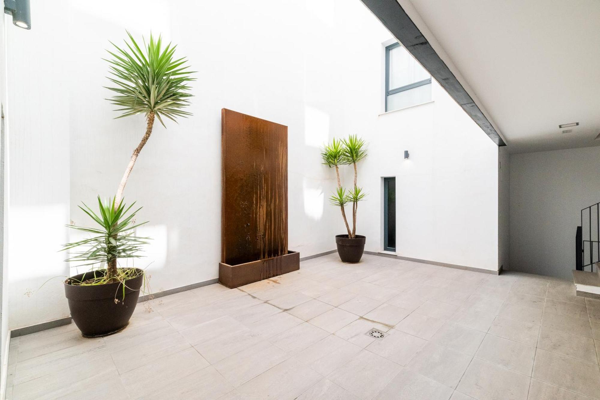 Wekey Homes, Angel Deluxe & Free Parking Grenade